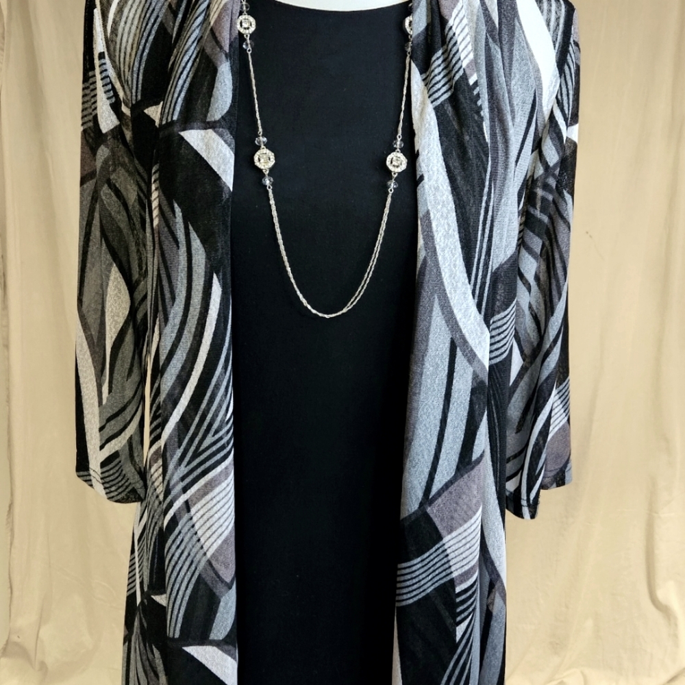 Creations Printed Black and White Mess Cardigan with 3" quarter inch sle… - Picture 2 of 12